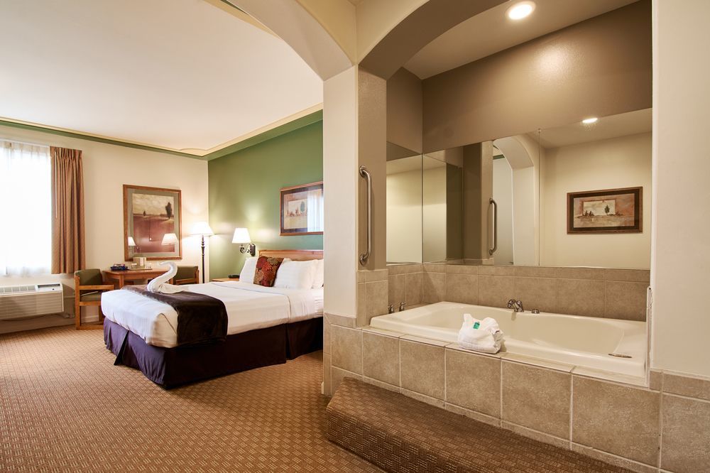 The Lodge At Rolling Hills Casino & Resort Corning Exterior photo